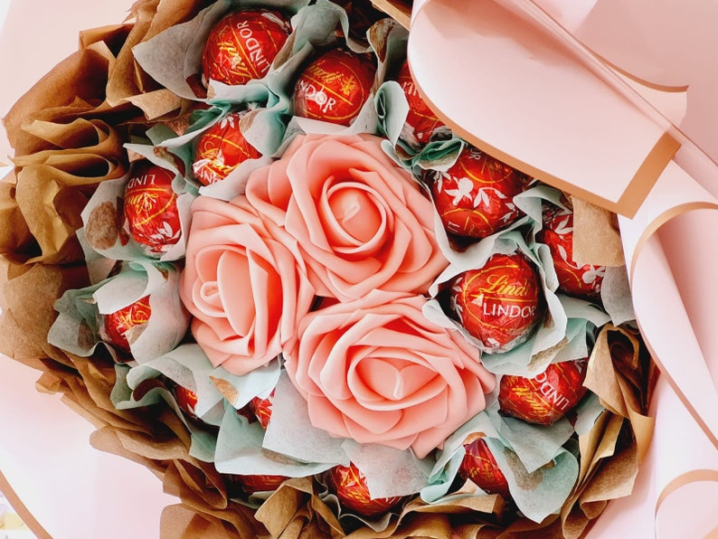 Ramo de chocolate Ferrero Rocher, flores artificiales, regalo imagen 10