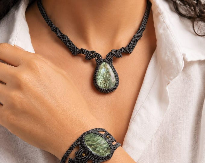 Handmade Macrame Moss Agate necklace • Boho Crystal Healing