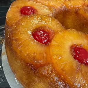 Pineapple Upside Down Cake – Caramel, Cherry Flavor – Moist & Fruity Dessert – Freshly Baked – Ships Nationwide – Gift Ready