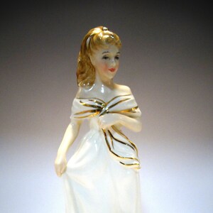 20-60代からのファッション通販  Vintage Royal Etsy - Rare HN3860 Walk Morning Figurine Doulton 工芸品