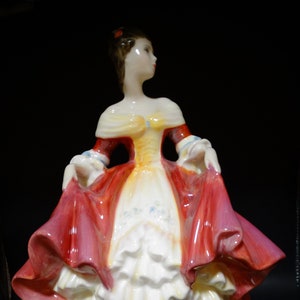 Vintage Royal Doulton Pretty Ladies &#39;Southern Belle&#39; HN4932 Figurine Rare