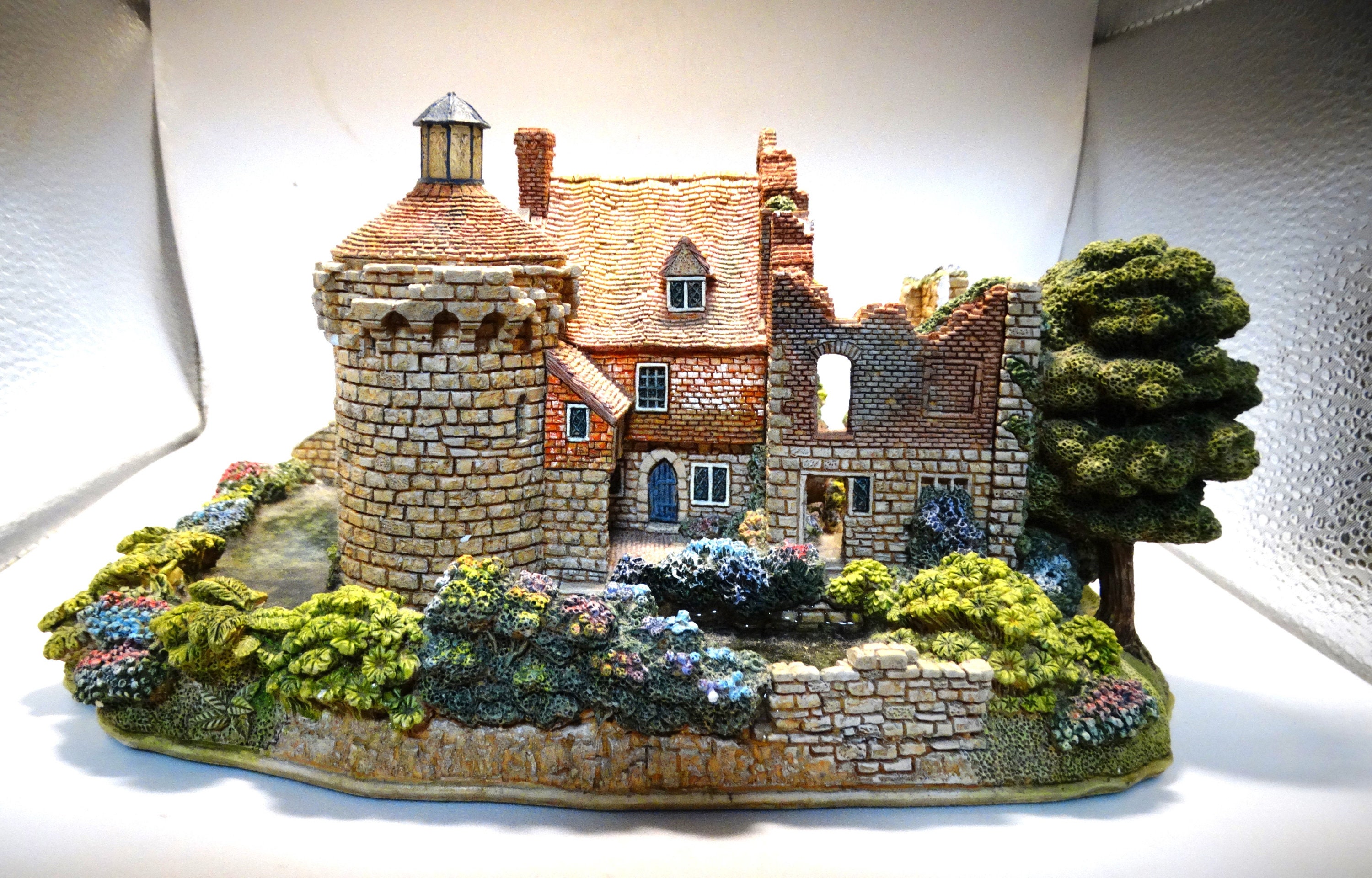 リリパットレーン　Scotney Castle Garden リリパットレーンScotney Castle Garden