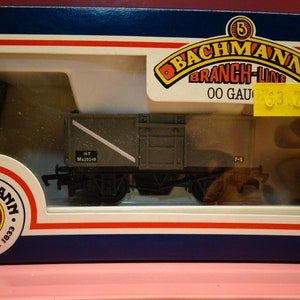 Bachmann 00 Calibre LMS 2x Crimson 1/3rd Class 34/251 34/252 1x Frein Coach 34x226