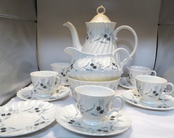 Vintage Lilliput Lane Old Mother Hubbards Cottage Collection