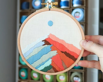 山の刺繍画 il_340x270.3746091269_klol.jpg