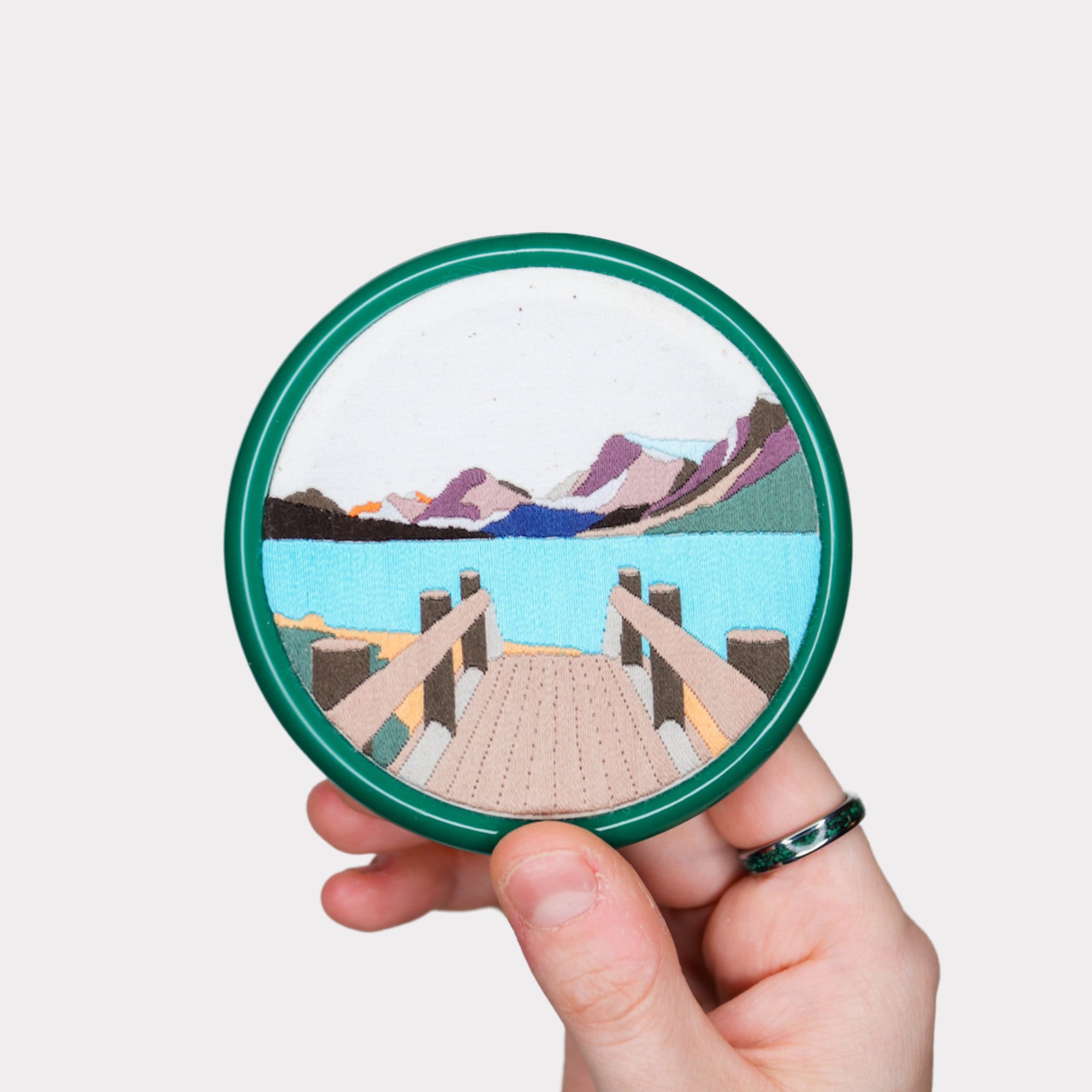 ボウ・レイクの刺繍パターン：初心者向け山の風景（PDF） - Etsy 日本