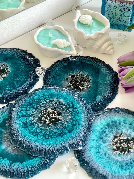 Resin coasters in green ocean color with crystal edges