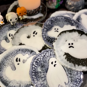 Ghost resin coasters / Halloween decor