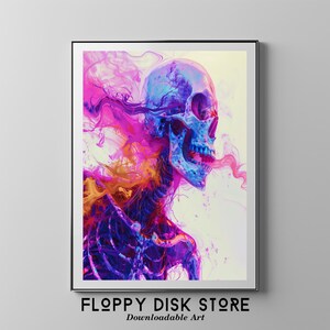 Puede incluir: Una impresión de arte digital de una calavera colorida con un cuerpo de esqueleto. La calavera es azul, púrpura y rosa, y el esqueleto es púrpura y amarillo. El fondo es blanco.