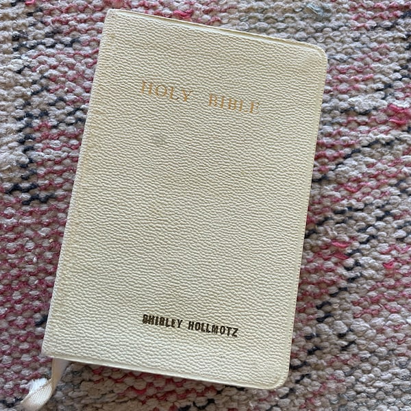 Vintage 1950’s Small Bible - White & Gold - Holy Bible  - Shirley Hollmotz -