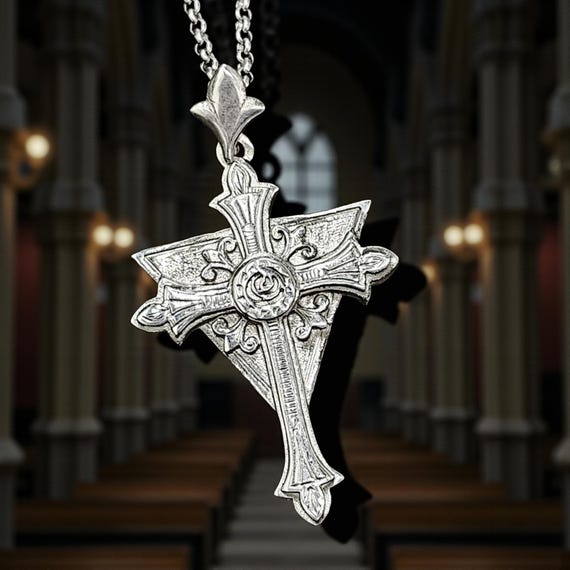Collana con ciondolo a forma di rosa e croce in argento sterling