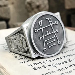 Ipos Ars Goetia Ring, Master's Sword, 925 Sterling Silver, Amulet of Wit and Courage, 2.2 cm x 1.8 cm, 18 g, Handmade Jewelry, Demon 22