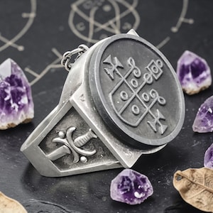 Anillo Conde FURFUR Ars Goetia y Espada del Maestro Plata 925 Amuleto de Amor y Tormentas 2,2 x 1,8 cm 18 gr Joyeria Handmade Demonio 33