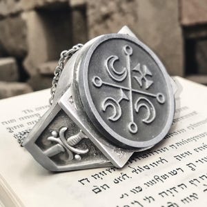 Marques Decarabia Ars Goetia Master's Sword Ring, 925 Sterling Silver, Plant and Stone Amulet, 2.2 x 1.8 cm, 18 gr, Handmade Jewelry, Demon 69