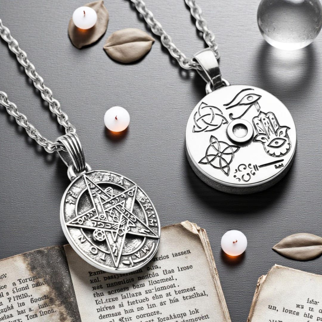 Dije Tetragramaton Con Nudo De Bruja En Plata De Ley 925 2,5 Cm