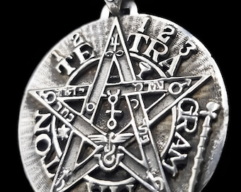 Ręcznie robiony wisiorek ze srebra próby 925 z tetragramem eksterminatora