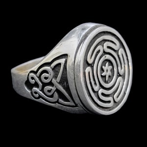 Hecate Wicca Goddess Signet Ring in 925 Sterling Silver Handmade