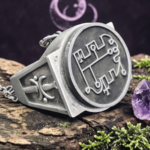 Anillo Principe STOLAS Ars Goetia y Espada del Maestro Plata 925 Amuleto de Astronomia y Plantas 2,2x1,8cm 18gr Joyeria Handmade Demonio 36
