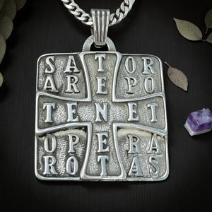 Dije Cuadrado Magico Sator Plata 925 Amuleto de Proteccion Latina y Orden Divino Ora y Labora 3 cm 11 gr Sagrada Joyeria Mística Handmade