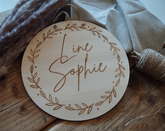 Round floral nameplate for a child's room | Baby shower gift | Door sign | Personalized wooden sign | Wall decoration | Nursery | Name