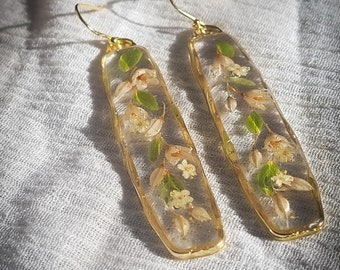 Pressed Flower Earrings | White Bell Flowers Cute Baguette Gold Dangle Earrings