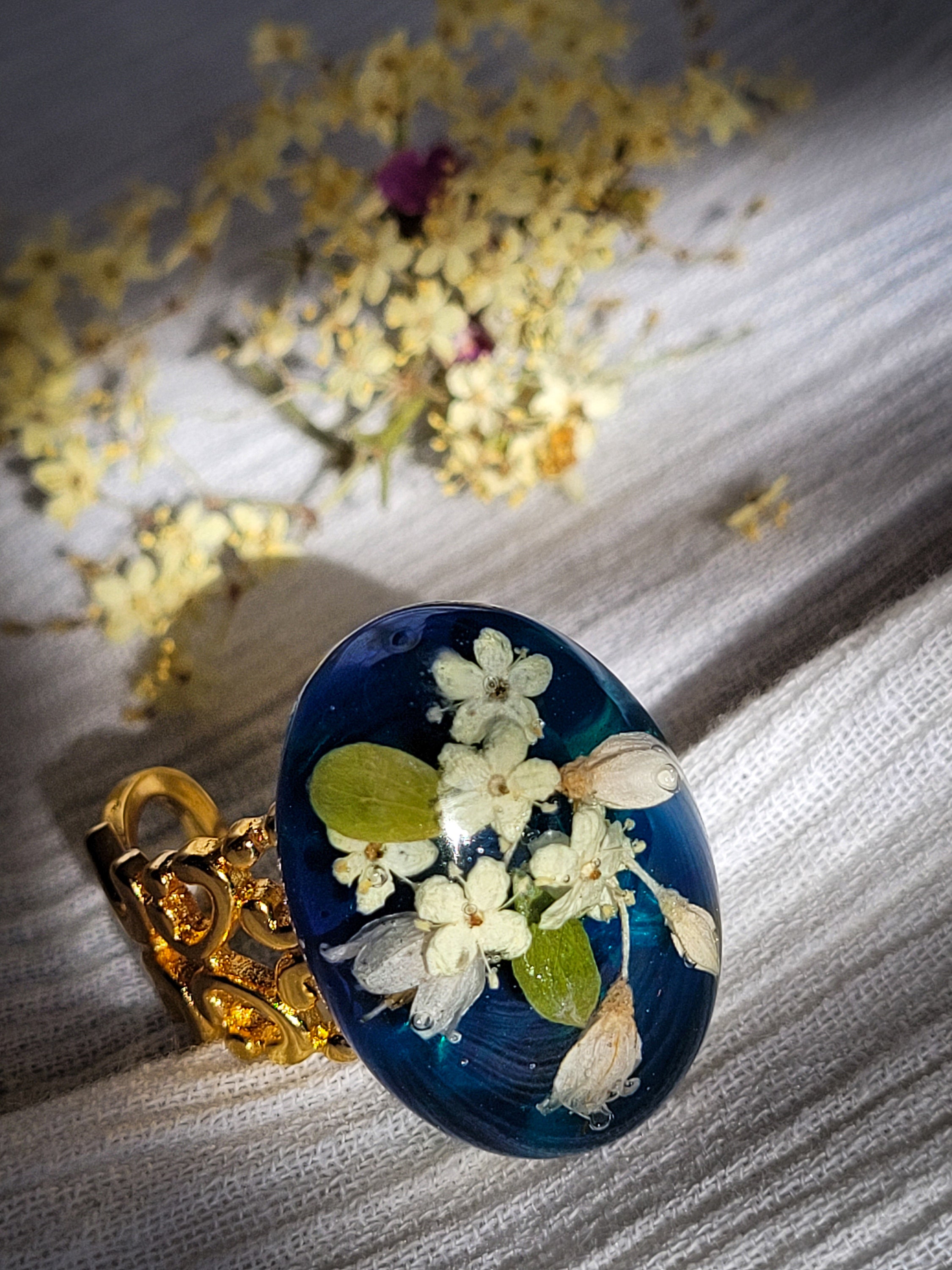 Pressed Flower Cottagecore Ring | Real Flower Resin Gold Statement Ring ...