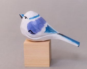 Hand-Carved Wooden Bird Figurine (White) – Decorative Painted Bird