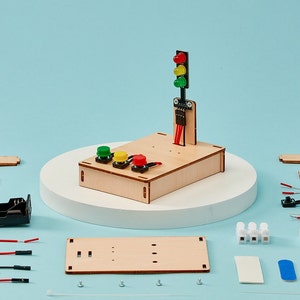 DIY Kit Traffic Lights Educational STEM Toy for Kids, Fun Science Crafts STEM Kit image 3