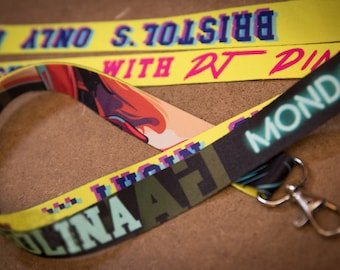 Cordones de poliéster personalizados a todo color: logotipo y texto personalizados