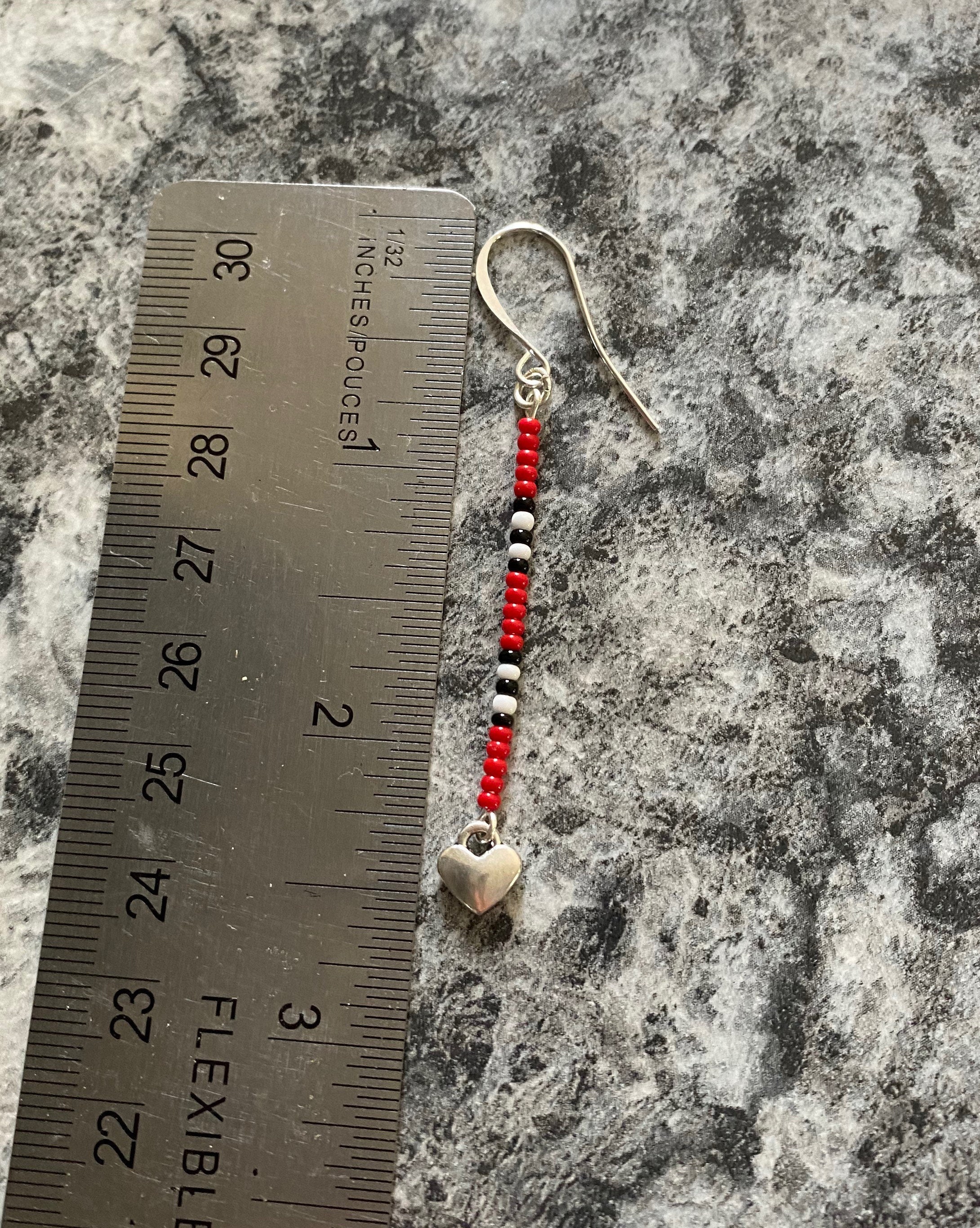 Ohrringe im Saatperlen-Stil mit silbernem Anhänger | Etsy