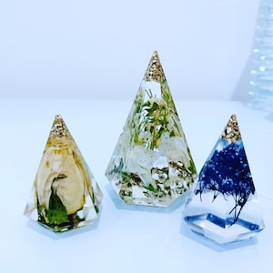 Custom Resin Ring Holder! #wedding flower preservation #resin #ring holder #bridal bouquet preservation #desktop decor