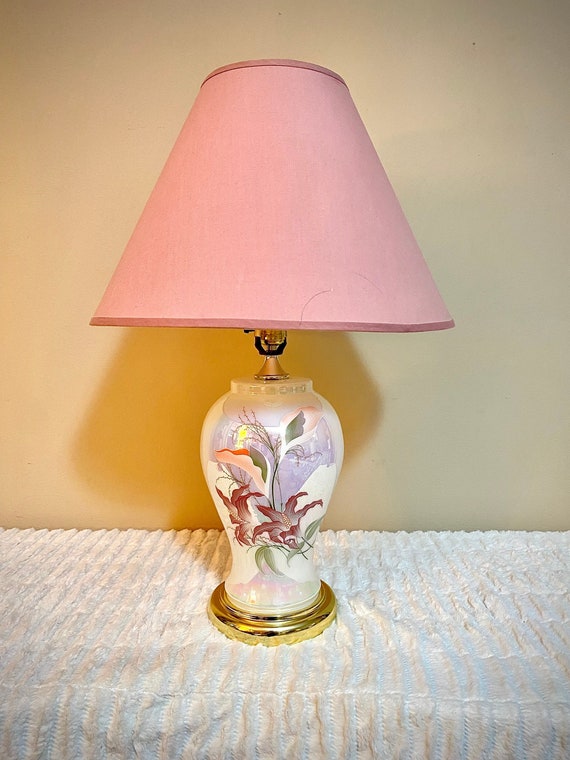 Iridescent table lamp 2025