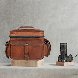 Personalized Leather Camera Bag Gift Custom Camera Bag for Photographers DSLR Camera Holder - Gift for him Gift for Her, Crossbody bag