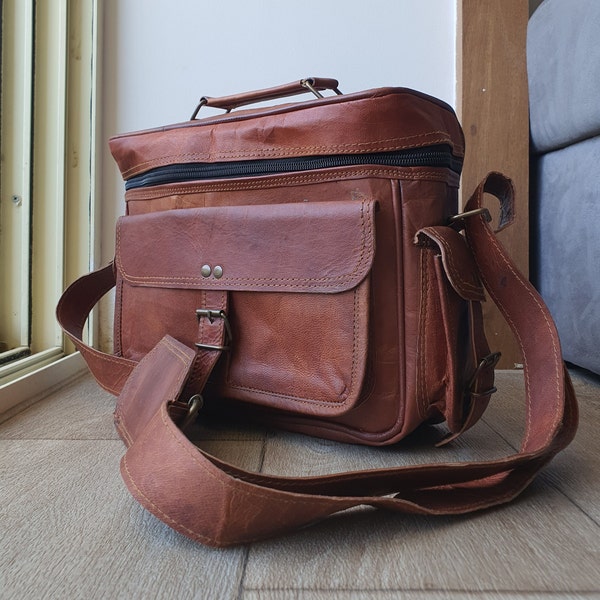 Personalized Leather Camera Bag - DSLR Satchel Bag - Nikon, Canon, Sony - Perfect Gift - Custom Engraving - Stylish Crossbody Bag