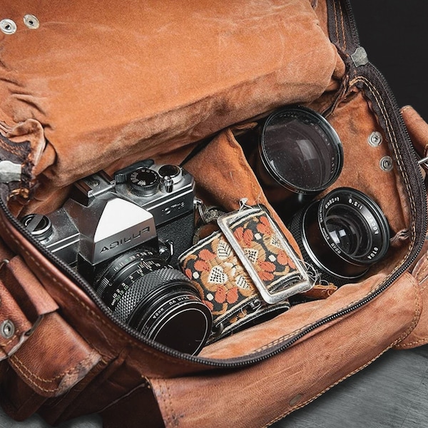Personalized Leather Camera Bag - DSLR Satchel Bag - Nikon, Canon, Sony - Perfect Gift - Custom Engraving - Stylish Crossbody Bag