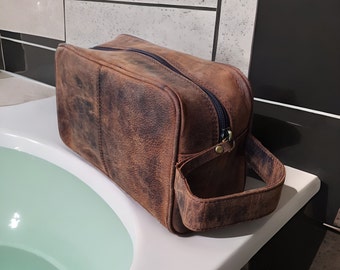 Personalized Leather Toiletry Bag Engraved Men's Travel Dopp Kit Personalized groomsmen gifts Husband Gift Groom Toiletry Bag gifts for dad