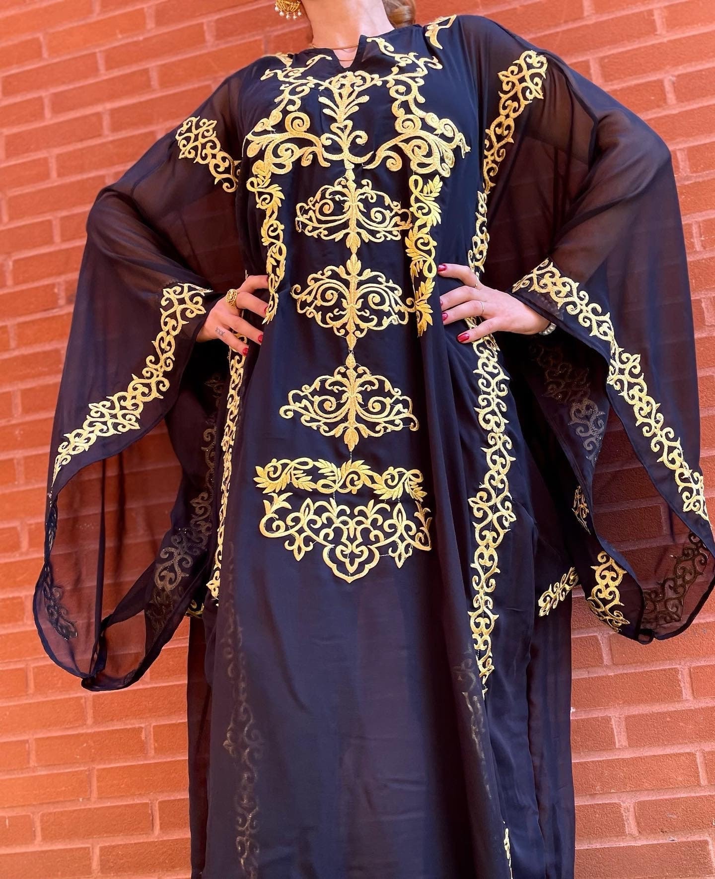 Traditional iraqi clearance dress