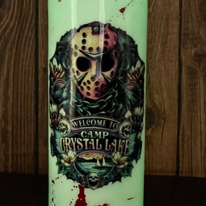 Vaso de epoxi de Halloween con salpicaduras de sangre que brilla en la oscuridad de la película de terror Jason