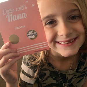 Biglietto da grattare "Appuntamento con la nonna" - Rosa