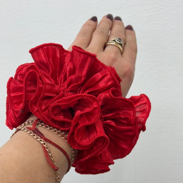 Beautiful -Valentines day  Red  Scrunchie ,,made from pleated material and beautiful red  cotton thread finishing, I have some sparkle