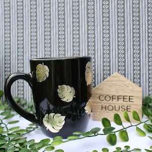 Golden Leaf Detailed Black 8oz Mug