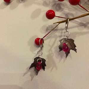 Under the leaves-shadow of the rose earrings