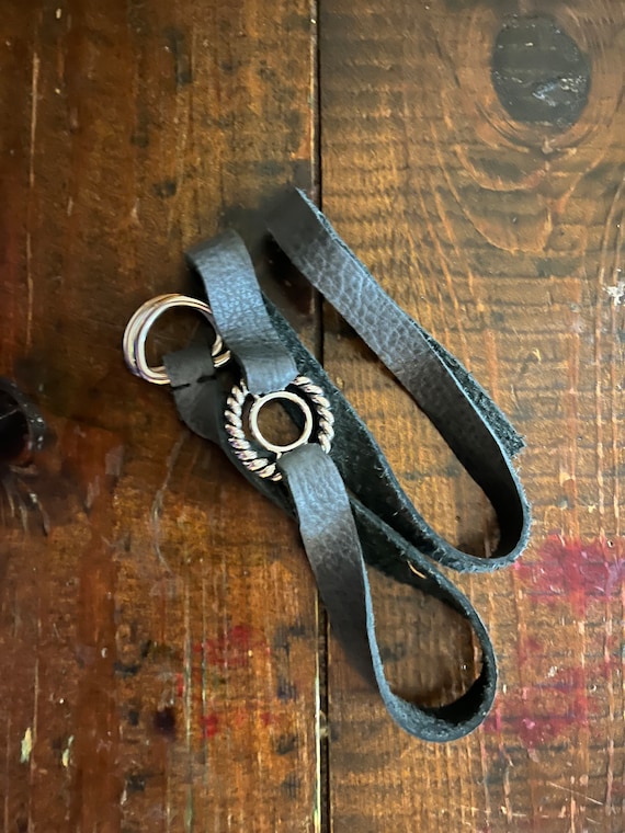 Adjustable leather collar