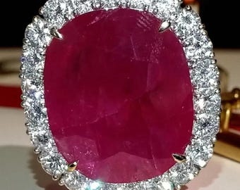 Anello con alone di rubino taglio ovale grande e diamanti, oro bianco 14k, anello rosso sangue di piccione, anello di fidanzamento importante, regalo di gioielli di lusso