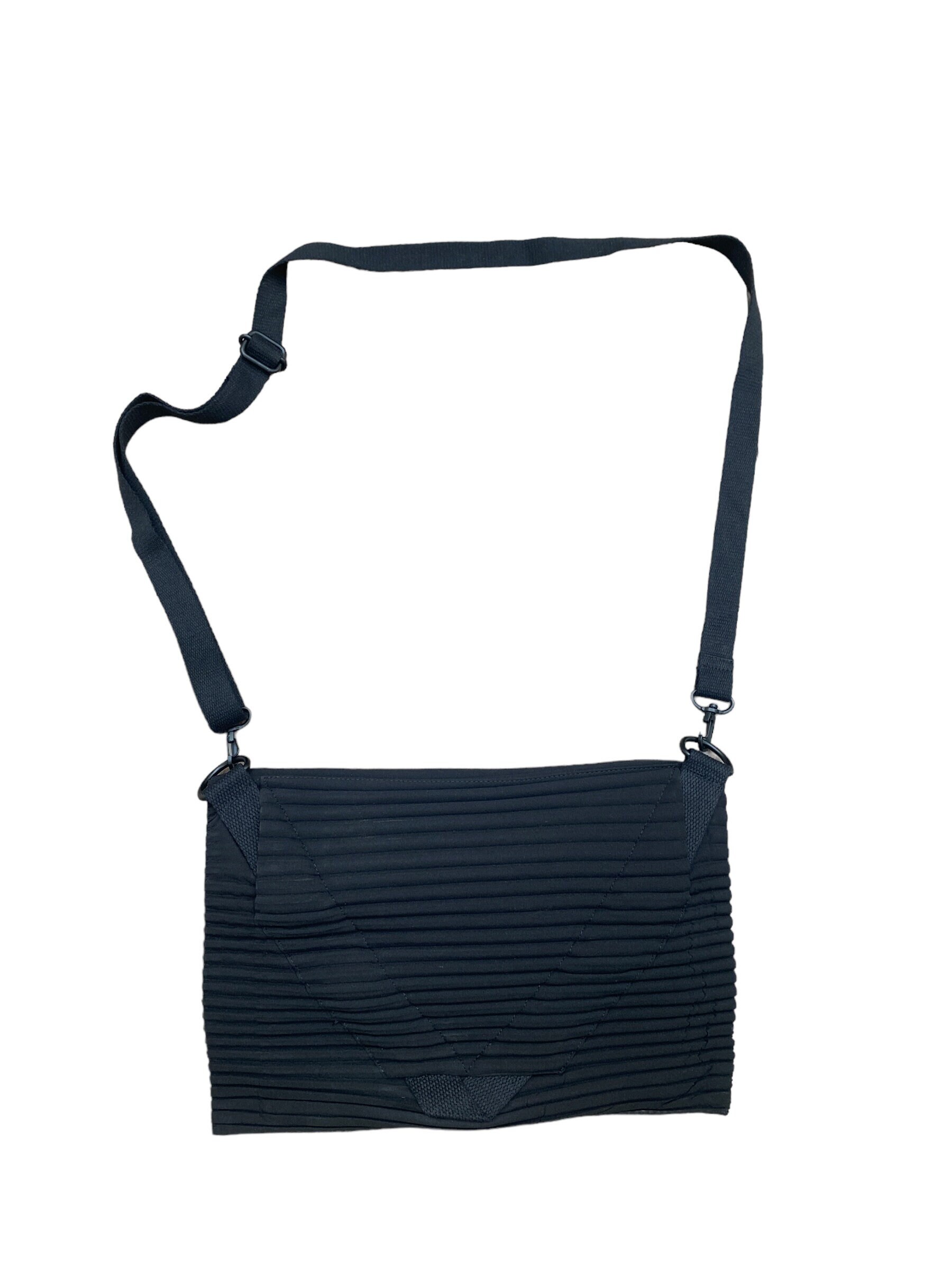 Issey Miyake Homme Black Pleats Foldable Shoulder Bag Unisex 