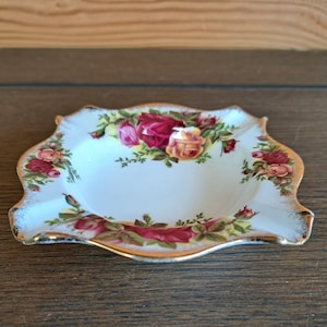 ZELDZAAM - Royal Albert Bone China asbak da série Old Country Roses