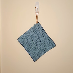 Puffy Potholder Project/Pattern. This project includes instructions to create a crochet top pot holder.
