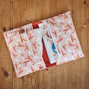 Windeltasche / Wickeltasche für unterwegs, Blumen apricot
