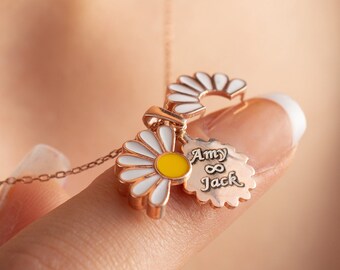 Collar de margaritas personalizado, colgante con nombre de plata, delicado regalo personalizado, collar de flores doradas, joyería con nombre grabado, margarita, regalo de Navidad para ella