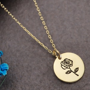 Combined Birth Month Flower Multi Disc Necklace, Personalized Multi Birth Flowers Pendant, Custom Floral Jewelry, Dainty Minimalist Gift